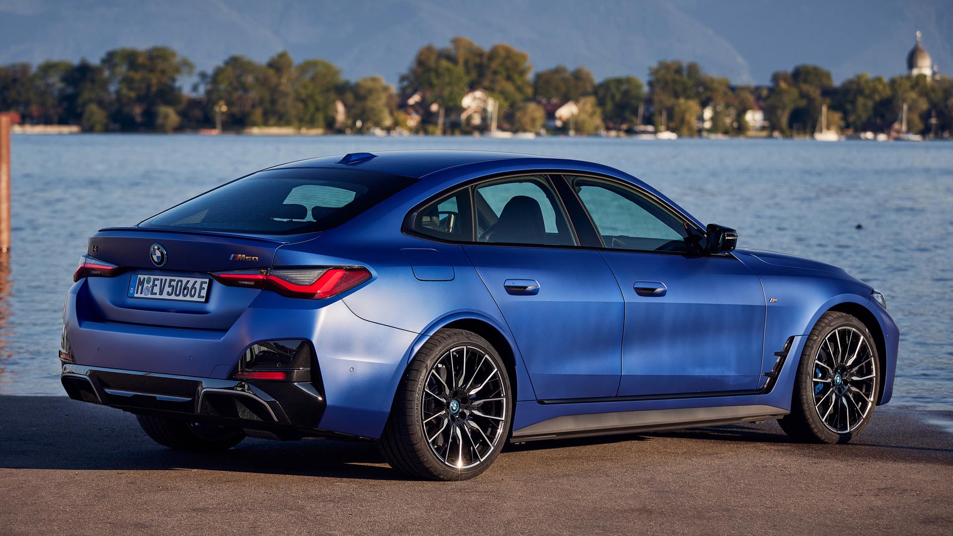 BMW i4 Review & Prices 2023 | AutoTrader UK